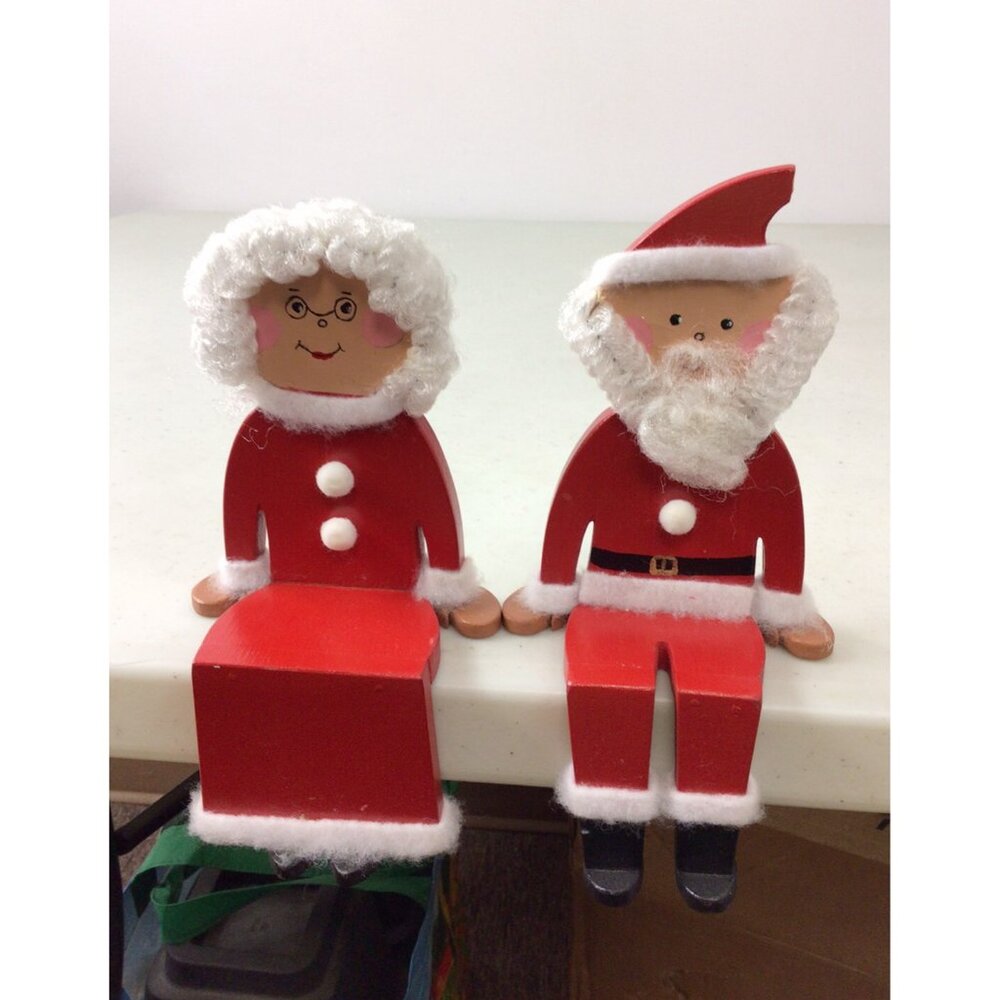 Vintage Wooden Christmas Mr & Mrs Claus Mantle Pieces